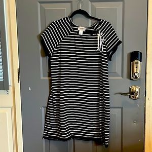 Ladies dress, navy-white striped shirt sleeve